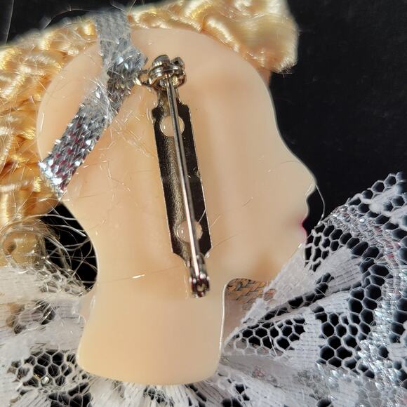 Glamour Lady Head Brooch Face  Lot of 2 Blue White and Silver With Gift Boxes - Picture 7 of 14